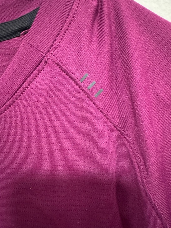 Lululemon License To Train Short Sleeve Shirt in Achilles Grape Size Medium - Picture 3 of 5